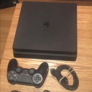 PS4 Slim